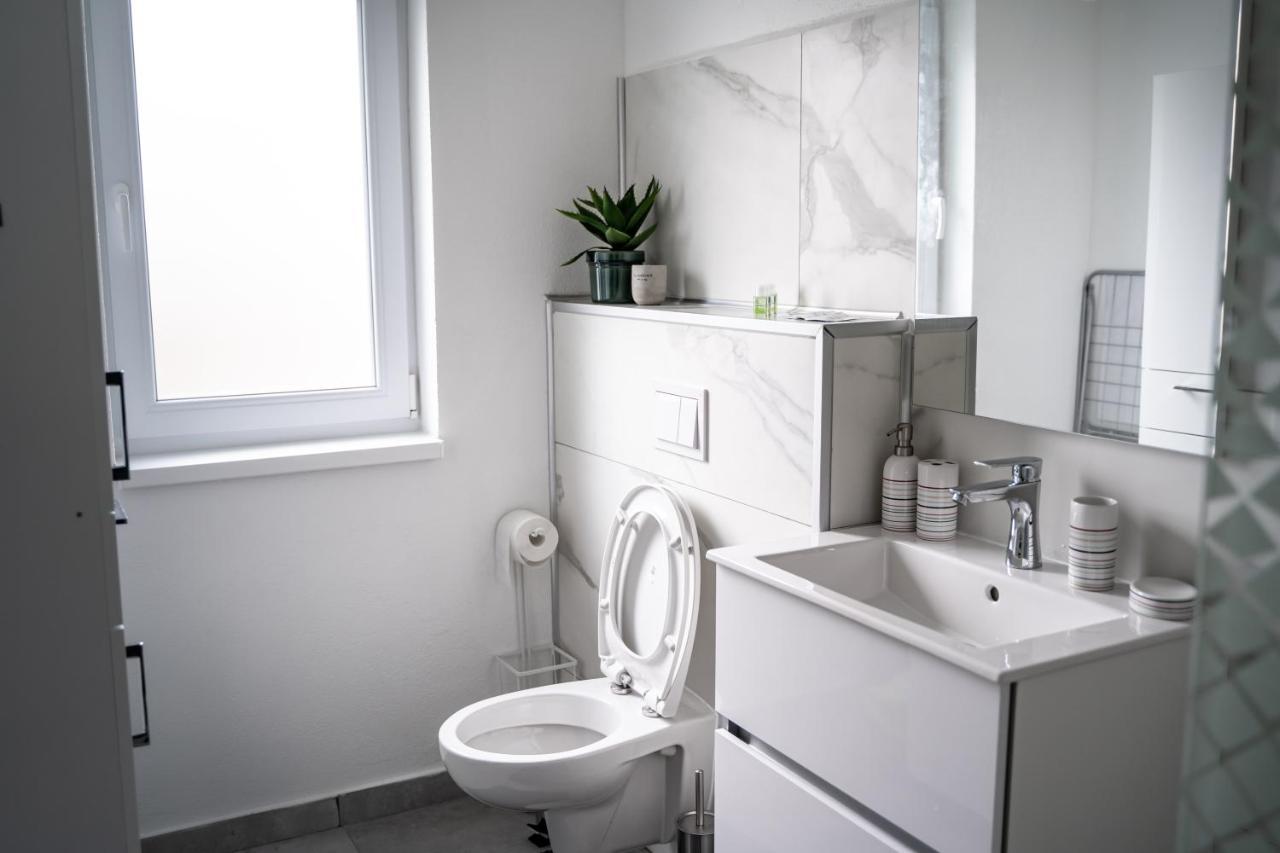 Cozy Apartment In Dumbravita Dumbravita  Екстериор снимка