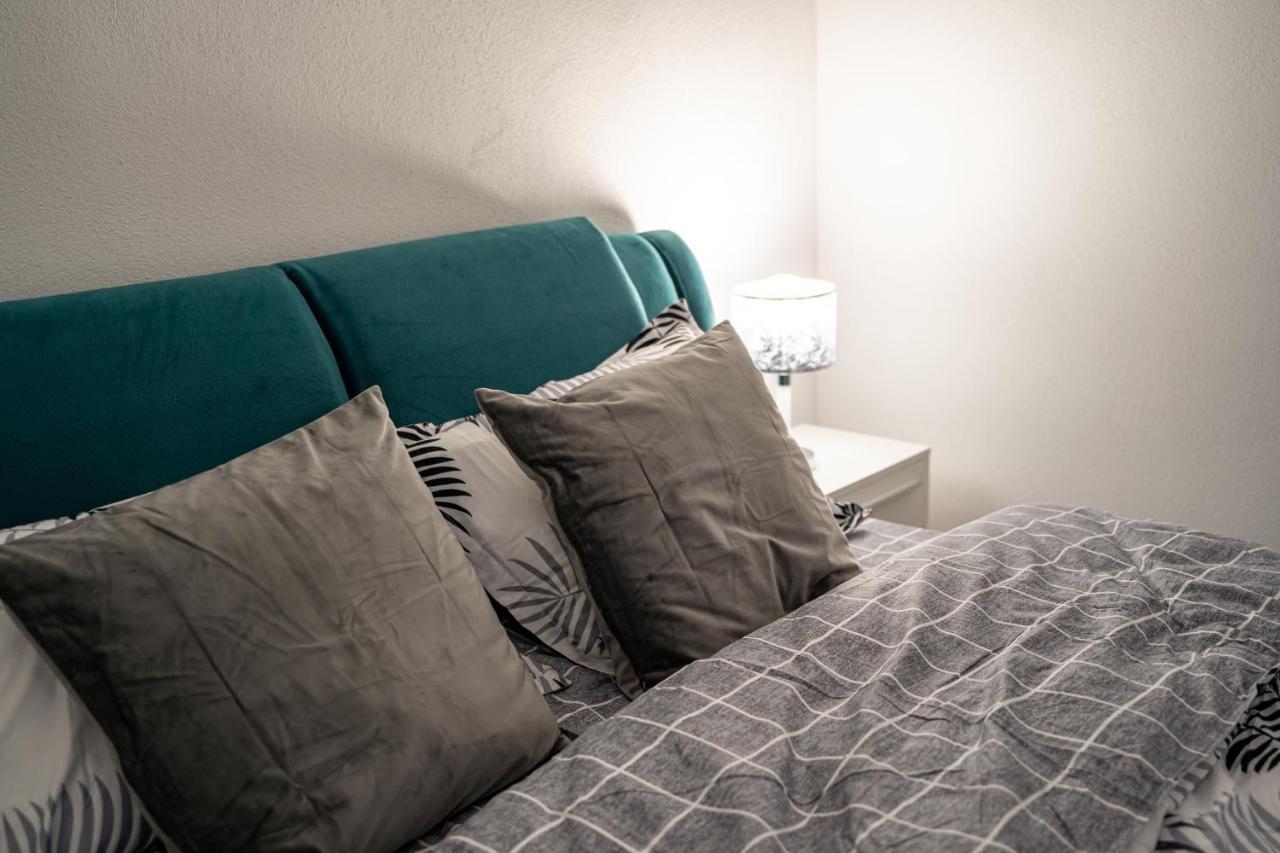 Cozy Apartment In Dumbravita Dumbravita  Екстериор снимка
