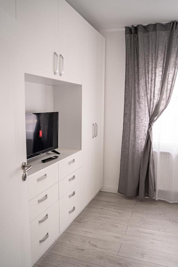 Cozy Apartment In Dumbravita Dumbravita  Екстериор снимка