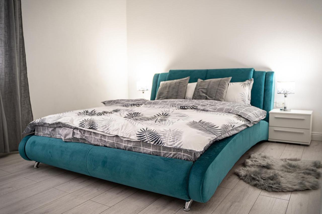Cozy Apartment In Dumbravita Dumbravita  Екстериор снимка
